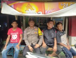 Perkuat Kedekatan dengan Tokoh Masyarakat, Bhabinkamtibmas Galur Sambangi Warkop dan Ajak Warga Jaga Kamtibmas