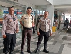 Pastikan Keamanan Dipasar Senen, Unit Samapta Polsek Senen Patroli