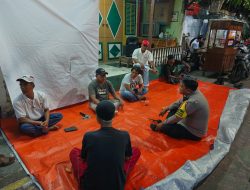 Bhabinkamtibmas Keliling Malam Minggu, Ajak Warga Cegah Tawuran dan Curanmor