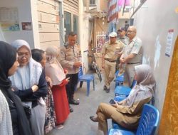 Sambang Empati, Polisi Hadir Berbela Sungkawa di Tengah Warga Berduka