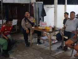 Bangun Kesadaran Kamtibmas, Polisi Sambangi RW 02 Gunung Sahari Selatan Tengah Malam
