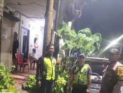 Patroli Malam, Bhabinkamtibmas Sambangi Poskamling RW 07: Ajak Warga Aktif Jaga Lingkungan dari Dalam