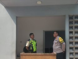 Cooling System di Area Strategis, Bhabinkamtibmas Johar Baru Sambangi Pergudangan Kemenkes RI