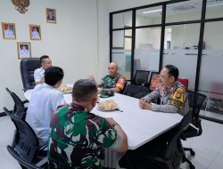 Bhabinkamtibmas Dampingi Danramil Kunjungan ke Kantor Kelurahan Utan Panjang
