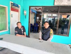 Obrolan Santai Bhabinkamtibmas Dan Sekwe RW di Gunung Sahari Utara