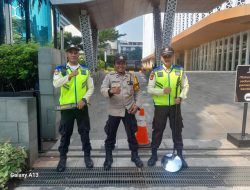 Bhabinkamtibmas Kelurahan Gambir Laksanakan Pengamanan Aksi Unras di Kawasan Danareksa