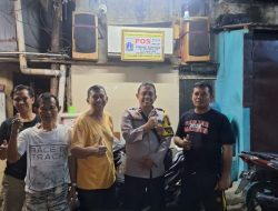Bhabinkamtibmas Pegangsaan Sambangi Satkamling Cikini Ampiun Jaga Kamtibmas Jelang Pagi