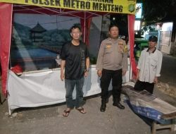 Sinergi Malam Hari, Bhabinkamtibmas Kebon Sirih dan Pokdar Kamtibmas Pantau Kalipasir