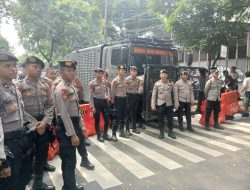 Polsek Johar Baru Kawal Ketat Sidang Vonis Hasto Kristiyanto di PN Jakarta Pusat