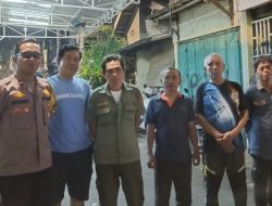 Sinergi di Malam Hari: Bhabinkamtibmas dan Warga RW 01 Perkuat Satkamling