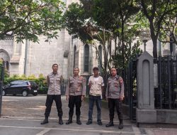 Polsek Sawah Besar Kawal Ibadah Misa Minggu di Gereja Katedral Jakarta