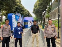 Kanit Samapta Berikan Arahan Personel Pengamanan BRI Konser 2025 di Tenis Indoor Senayan