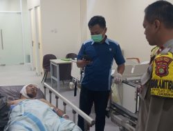 Peduli Sesama, Bhabinkamtibmas Petojo Utara Jenguk Anggota Linmas Korban Pembacokan di RS Tarakan