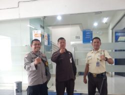 Bhabinkamtibmas Sambangi Bank BCA Pegangsaan, Tegaskan Waspada Nasabah dan Lingkungan