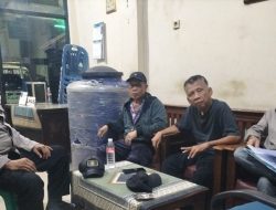 Cegah Tawuran Sejak Dini, Bhabinkamtibmas Gandeng Ketua RW dan Warga di Malam Hari