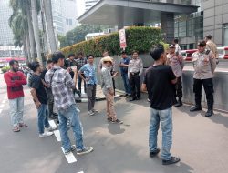 Aman dan Terkendali, Polsek Menteng Amankan Aksi Unras di Kantor PT. Harum Energy
