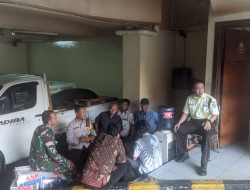 Patroli dan Sambang Bhabinkamtibmas Wujudkan Keamanan di Pasar Baru