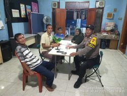 Aiptu Baktiar Emri Bhabinkamtibmas Galur Sambangi Pos Kamling RW 05, Ajak Warga Jaga Kamtibmas Tanpa Main Hakim Sendiri