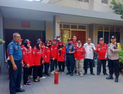 Bhabinkamtibmas Gondangdia Pantau Pelatihan SKKL Gulkarmat di RW 05 Menteng