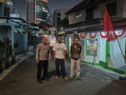 Polisi Sambangi Poskamling RT 02/05 Benhil Tanah Abang, Ajak Warga Terus Bersinergi Jaga Keamanan