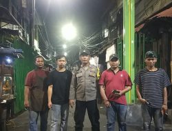 Dekatkan Polisi dengan Warga, Bhabinkamtibmas Galur Laksanakan Patroli dan Sambang Malam Hari