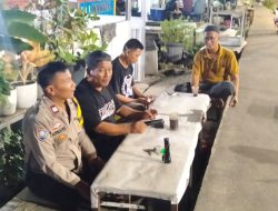 Dekatkan Diri dengan Warga, Bhabinkamtibmas Cideng Gelar Cooling System di Citarum Atasc