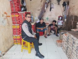 Patroli Humanis Bhabinkamtibmas Sapa Pedagang Pasar Gembrong, Ajak Waspada Kejahatan