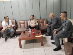 Dekatkan Diri ke Masyarakat, Polsek Cempaka Putih Sambangi Keamanan PT Gudang Garam