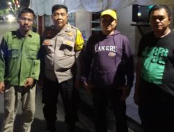 Perkuat Deteksi Dini, Bhabinkamtibmas Tanah Tinggi Sambangi Pos Kamling RW 02 Malam Hari