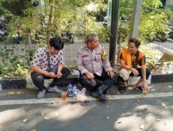 Bhabinkamtibmas Sambangi Warga di Mangga Dua Selatan, Sampaikan Imbauan Kamtibmas