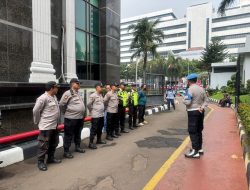 Pengamanan Aksi Damai Mahasiswa di Depan Kantor OJK