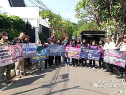 Sosialisasi Bahaya Narkoba, Bhabinkamtibmas Gondangdia dan 3 Pilar Ajak Warga Waspada