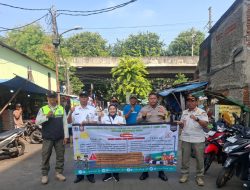 Bhabinkamtibmas Kawal Rabu Tertib, Tertibkan PKL di Karang Anyar
