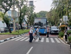 Jaga Keamanan Jalur Sekolah, Polsek Kemayoran Siaga di Titik Rawan Pagi Hari