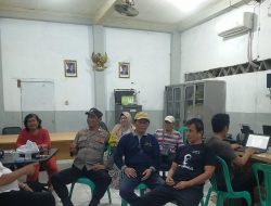Patroli Dialogis, Bhabinkamtibmas Sambangi Pos Kamling RW 02 Galur