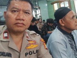 Kapolsubsektor Kayu Awet Hadiri Sholat Jumat Berjamaah, Pererat Silaturahmi dengan Warga Johar Baru