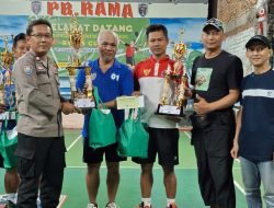 Bhabinkamtibmas Karet Tengsin Hadiri Penutupan Pertandingan Bulu Tangkis Menyambut HUT RI Ke 80