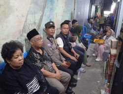 Wujud Empati, Bhabinkamtibmas Sambangi Warga Galur yang Berduka
