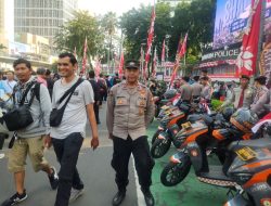 Humas Polsek Metro Menteng Pantau Keamanan CFD Bundaran HI