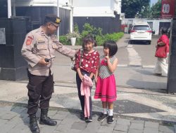 Personel Patmor Menteng Amankan Ibadah Minggu di Gereja GPIB Paulus