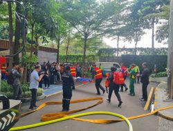 Bhabinkamtibmas dan Babinsa Karet Tengsin Monitoring Latihan Evakuasi Kebakaran di Apartemen Sudirman Hill – Somerset