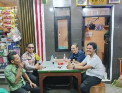 Jumat. 10 Bhabinkamtibmas Kampung Rawa Sambang Pos Satkamling RW 02, Ajak Warga Waspada Curanmor di Jam Rawan