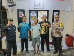 Patroli Malam, Bhabinkamtibmas Kampung Rawa Sambangi Pos Satkamling RW 05