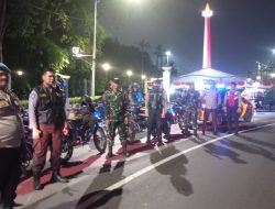 Patroli Gabungan TNI-Polri dan Tiga Pilar Amankan Kawasan Monas dan Istana Negara Jelang HUT RI ke-80