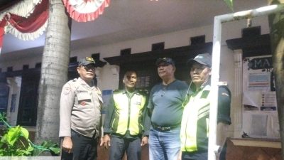Sambangi Poskamling RW 07, Bhabinkamtibmas Johar Baru Ajak Warga Perkuat Keamanan Lingkungan