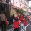 Hadir di Tengah Masyarakat, Bhabinkamtibmas Monitoring Lomba HUT RI ke-80 di Johar Baru