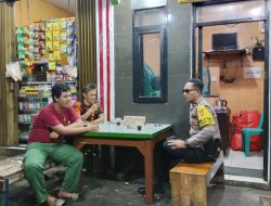 Bhabinkamtibmas Kampung Rawa Sambangi Pos Satkamling, Ajak Warga Tingkatkan Kewaspadaan