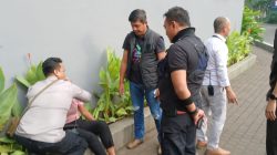 Aksi Cepat Anggota Polsek Kemayoran, Selamatkan Pejalan Kaki yang Mendadak Kejang