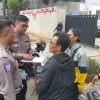 Bhabinkamtibmas dan Patko Polsek Menteng Sigap Bantu Korban Laka Lantas di Jalan Diponegoro