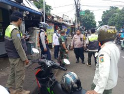 Bhabinkamtibmas dan Tiga Pilar Petamburan Gelar Penertiban di KS Tubun Raya